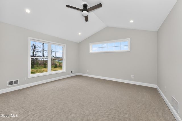 10 Scarlet Street, Clifton Park, NY 12065