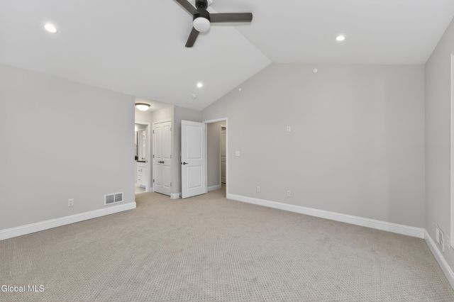 10 Scarlet Street, Clifton Park, NY 12065