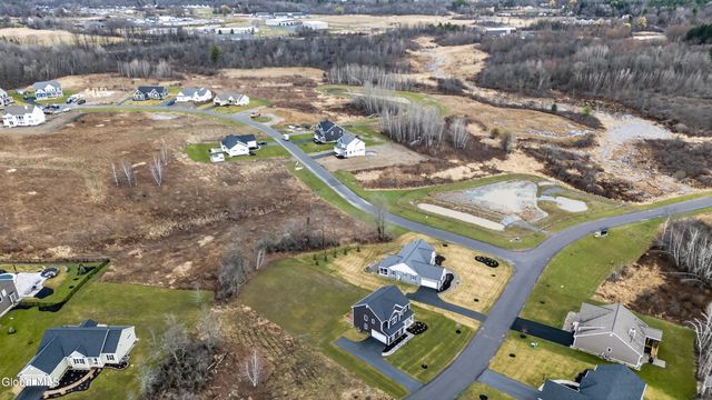 10 Scarlet Street, Clifton Park, NY 12065