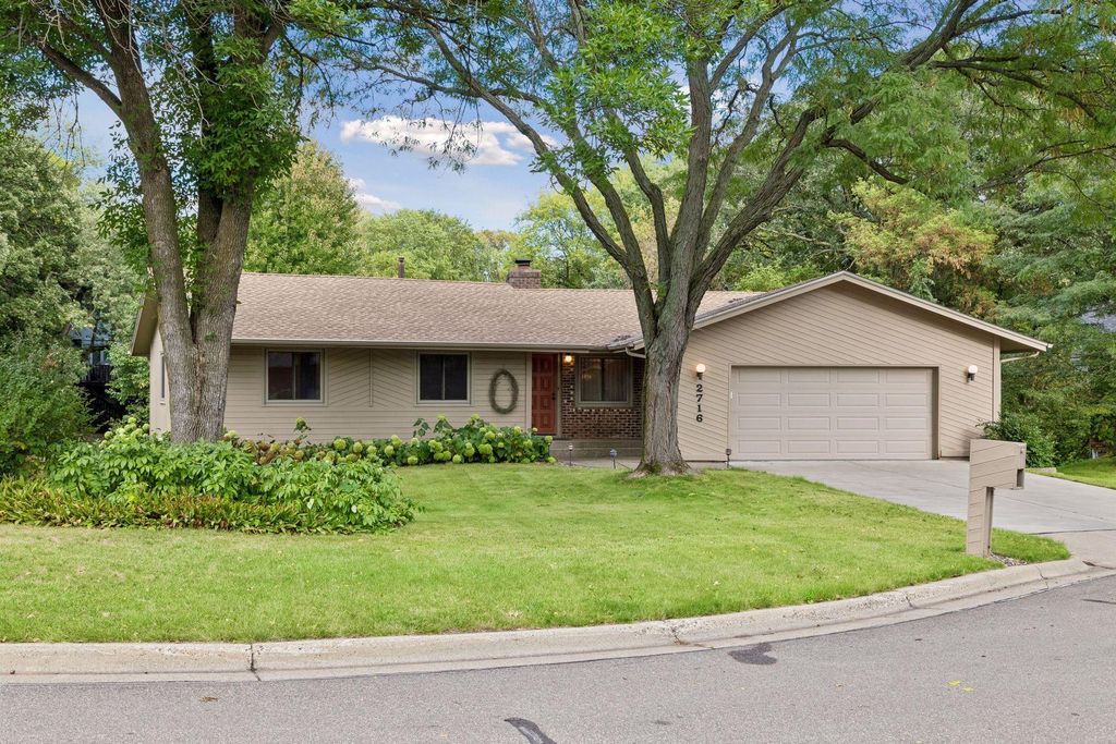 2716 Isle Royale Court, Burnsville, MN 55337 — exterior