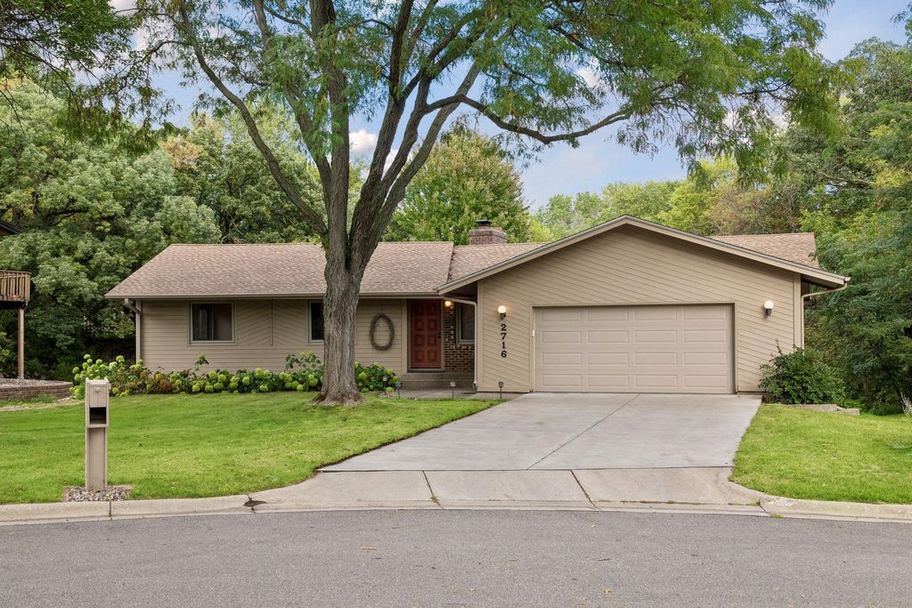 2716 Isle Royale Court, Burnsville, MN 55337 — photo 3