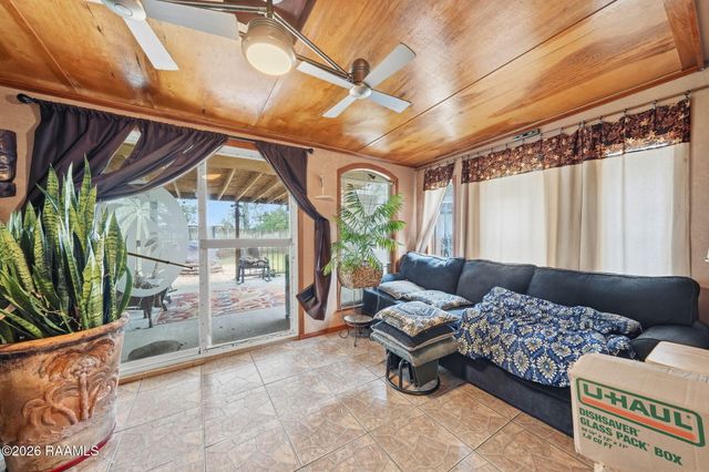 107 Habetz Loop, Rayne, LA 70578