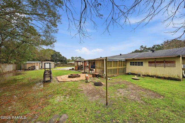 107 Habetz Loop, Rayne, LA 70578