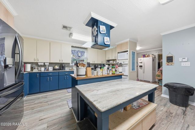 107 Habetz Loop, Rayne, LA 70578