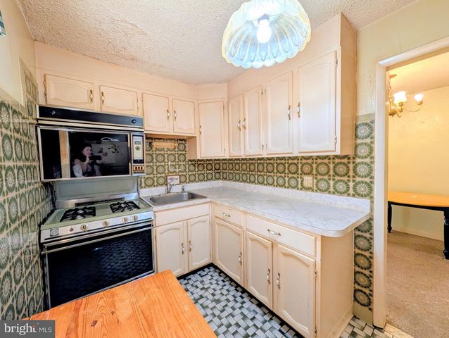 409 CARLISLE AVE, Prospect Park, PA 19076