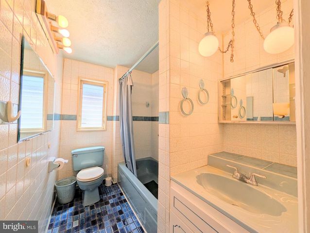 409 CARLISLE AVE, Prospect Park, PA 19076