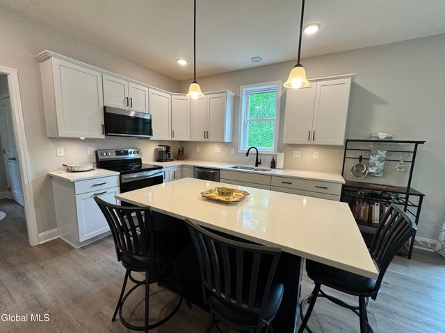 7 Huntington Way, Ballston Spa, NY 12020