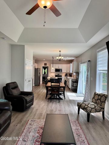 7 Huntington Way, Ballston Spa, NY 12020