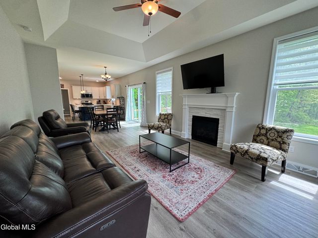 7 Huntington Way, Ballston Spa, NY 12020