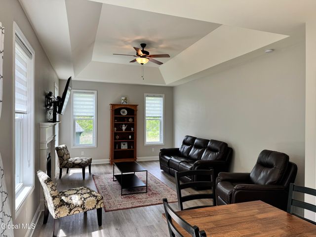7 Huntington Way, Ballston Spa, NY 12020