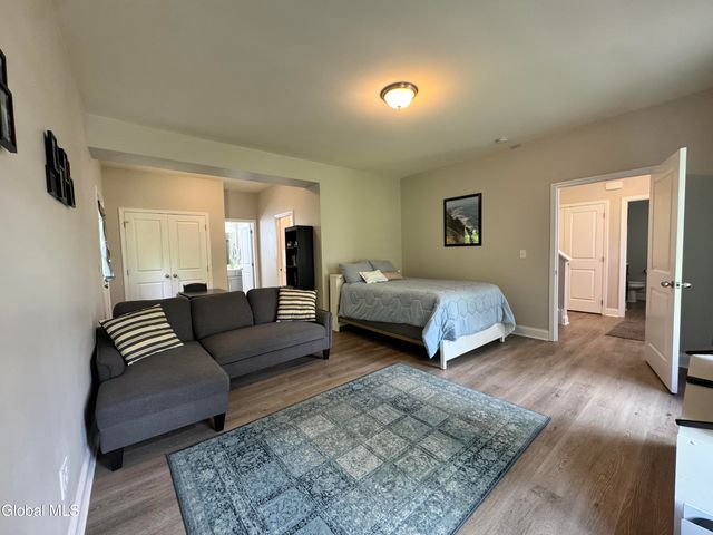 7 Huntington Way, Ballston Spa, NY 12020