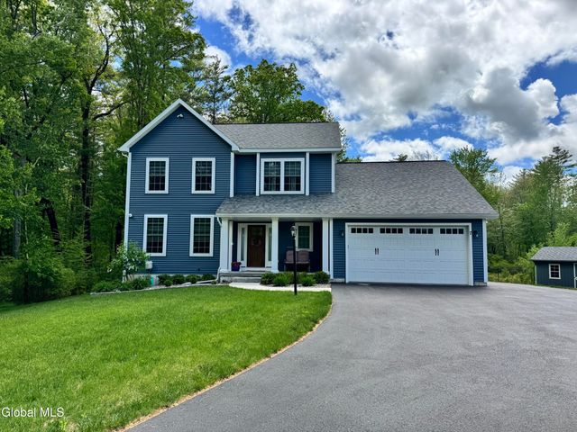 7 Huntington Way, Ballston Spa, NY 12020