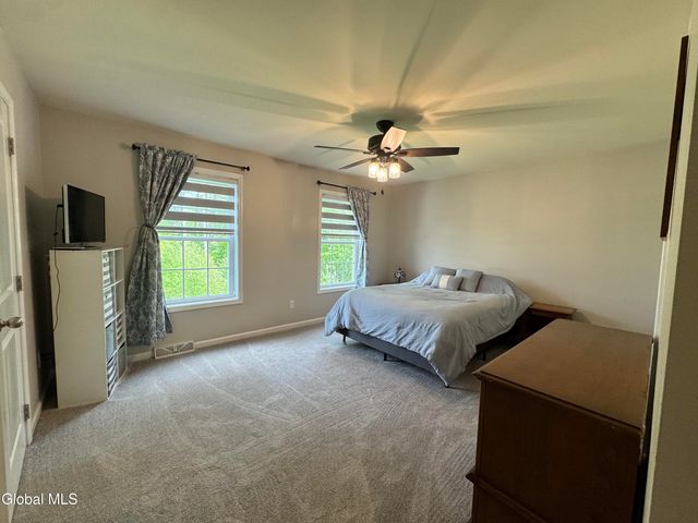 7 Huntington Way, Ballston Spa, NY 12020