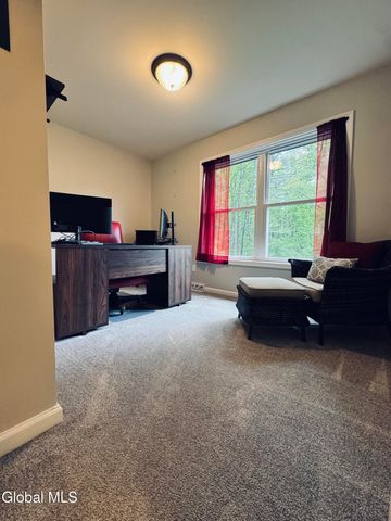 7 Huntington Way, Ballston Spa, NY 12020