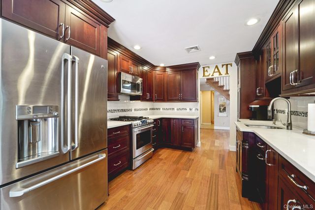 12 Chippewa Court, Suffern, NY 10901