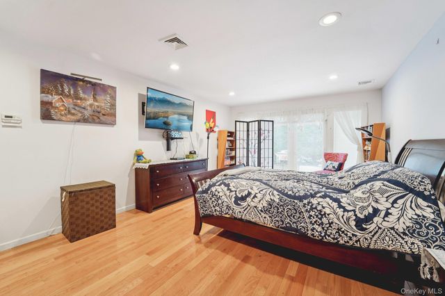 12 Chippewa Court, Suffern, NY 10901