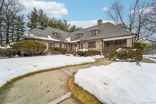 12 Chippewa Court, Suffern, NY 10901