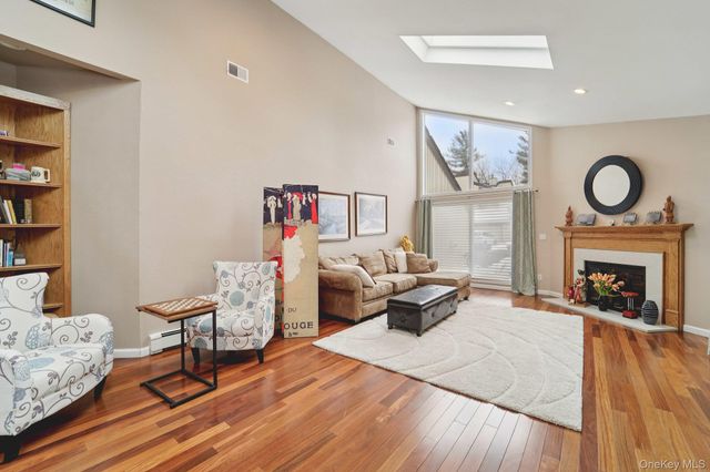 12 Chippewa Court, Suffern, NY 10901