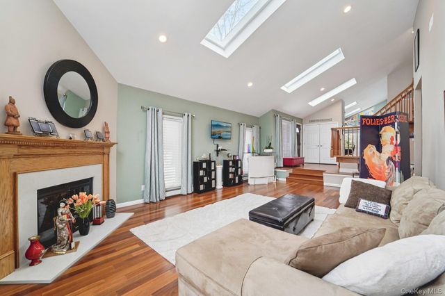 12 Chippewa Court, Suffern, NY 10901