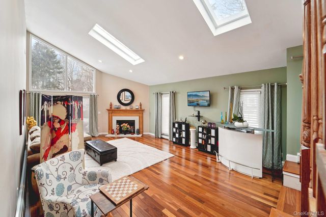 12 Chippewa Court, Suffern, NY 10901