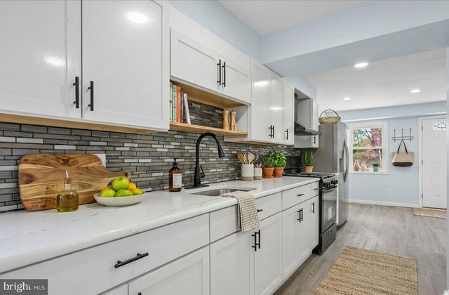 6 W GRIFFITH ST, Penns Grove, NJ 08069