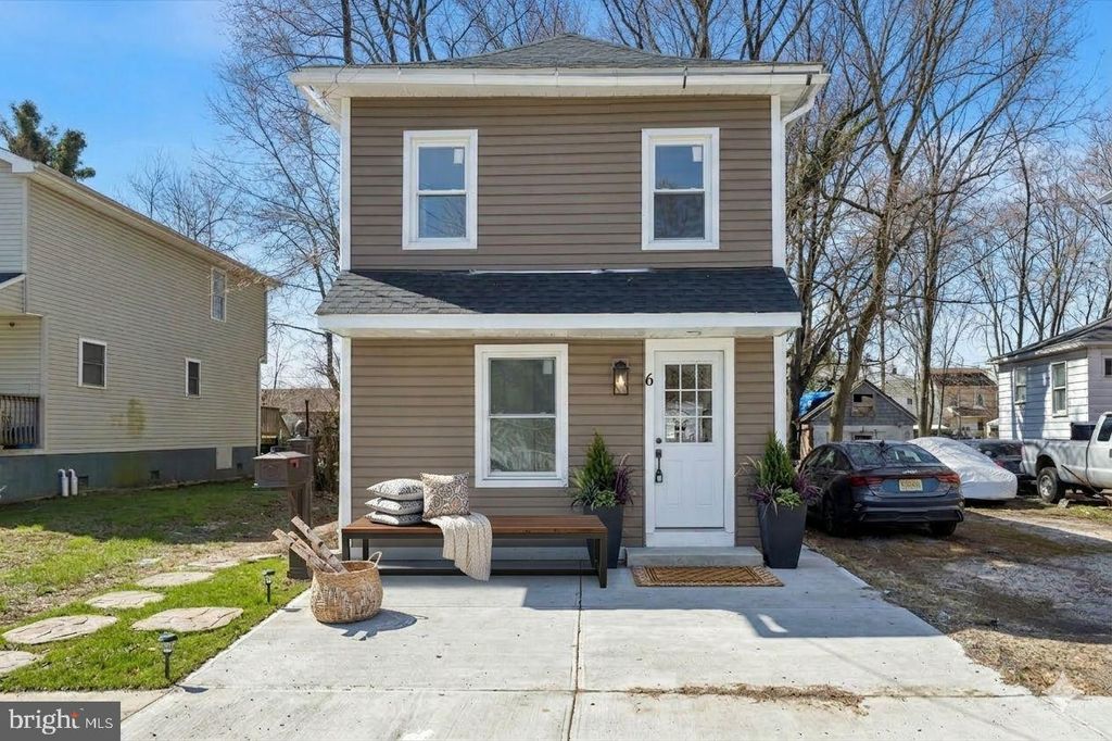 6 W GRIFFITH ST, Penns Grove, NJ 08069