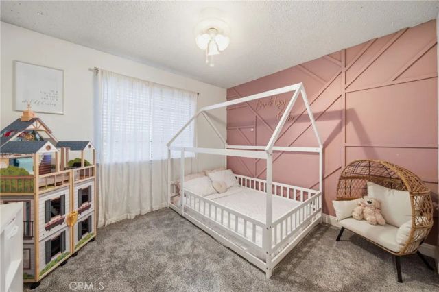 21185 Wren Street, Apple Valley, CA 92308