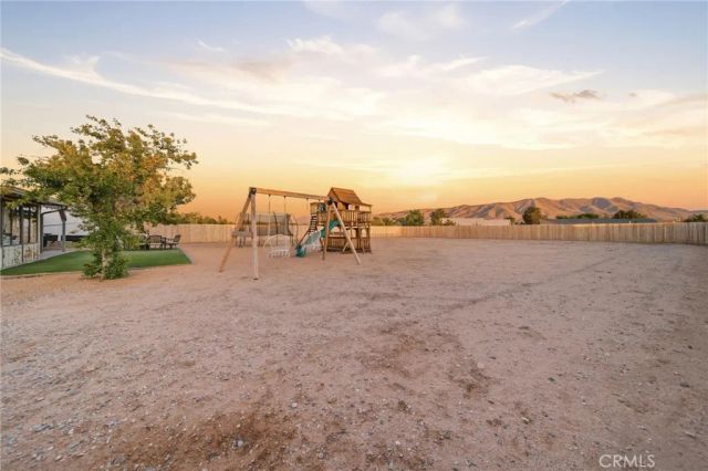 21185 Wren Street, Apple Valley, CA 92308