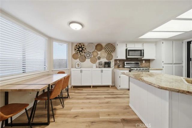 21185 Wren Street, Apple Valley, CA 92308