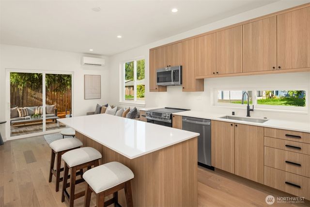 9010 5th Avenue S, Seattle, WA 98108