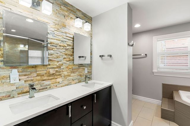 37 Lakeview St, Whitman, MA 02382