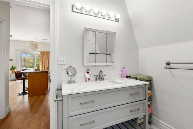 37 Lakeview St, Whitman, MA 02382