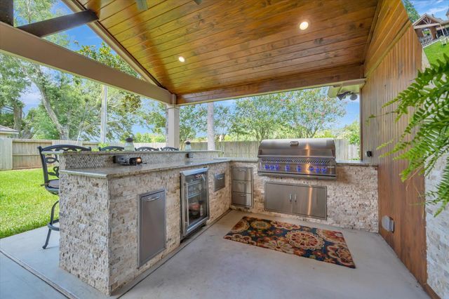 15110 Greenleaf Lane, Houston, TX 77062