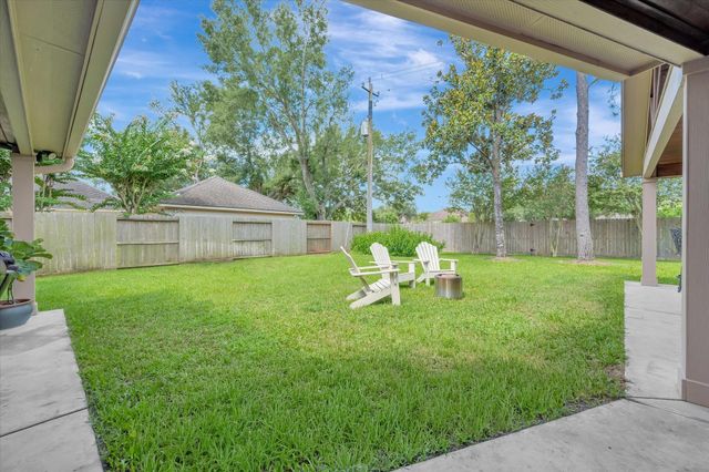 15110 Greenleaf Lane, Houston, TX 77062