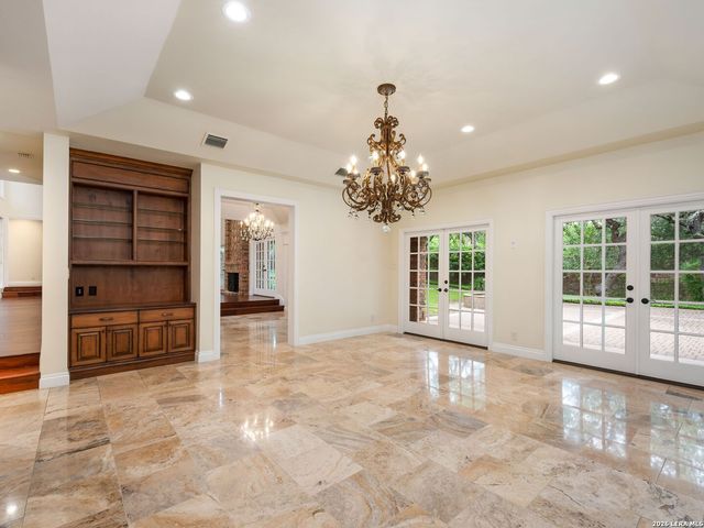 16 Galleria Drive, San Antonio, TX 78257