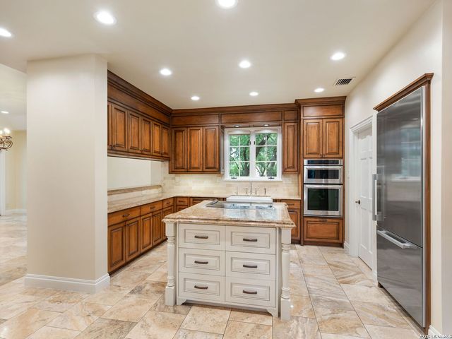 16 Galleria Drive, San Antonio, TX 78257