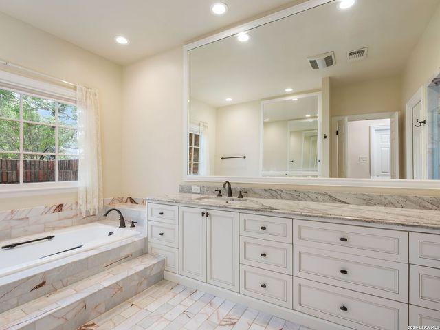 16 Galleria Drive, San Antonio, TX 78257