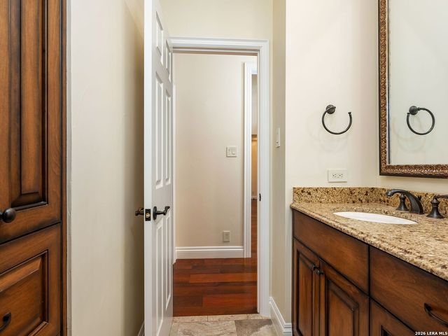 16 Galleria Drive, San Antonio, TX 78257