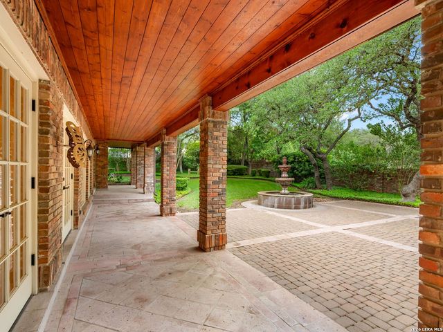 16 Galleria Drive, San Antonio, TX 78257
