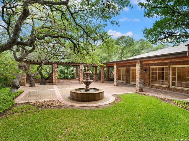 16 Galleria Drive, San Antonio, TX 78257