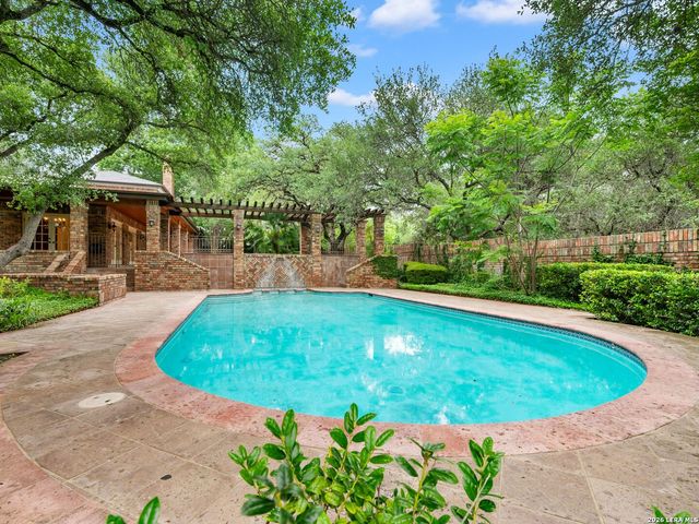 16 Galleria Drive, San Antonio, TX 78257