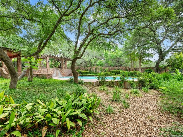 16 Galleria Drive, San Antonio, TX 78257