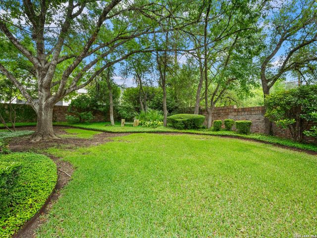 16 Galleria Drive, San Antonio, TX 78257