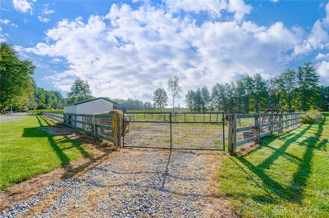 8457 Strout Road, Clarksville, OH 45113