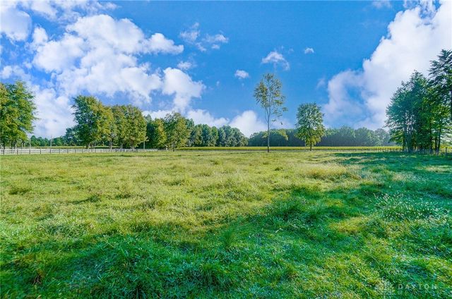8457 Strout Road, Clarksville, OH 45113