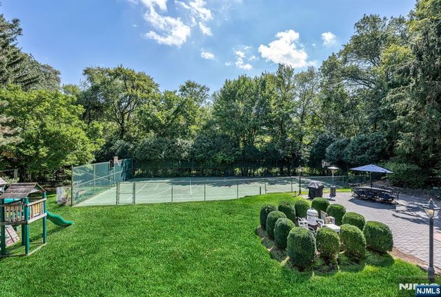 24 Vanderbeck Lane, Mahwah, NJ 07430