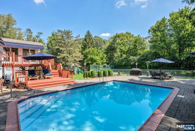 24 Vanderbeck Lane, Mahwah, NJ 07430