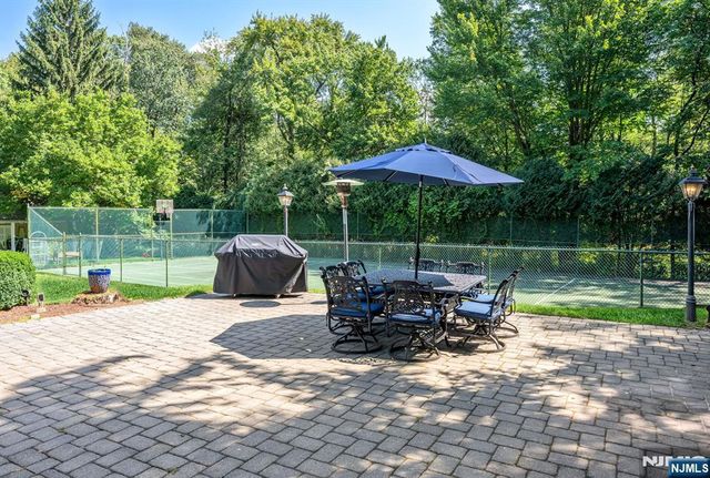24 Vanderbeck Lane, Mahwah, NJ 07430