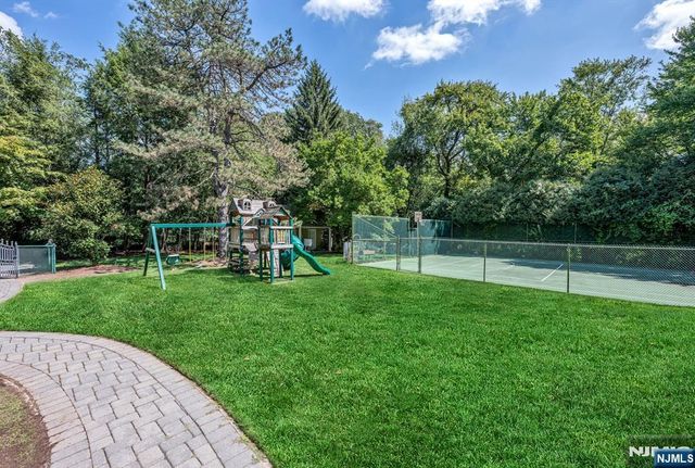 24 Vanderbeck Lane, Mahwah, NJ 07430