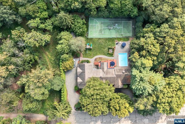 24 Vanderbeck Lane, Mahwah, NJ 07430